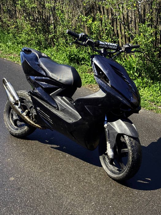 Yamaha aerox str8