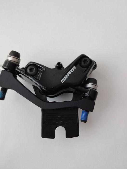 Przedni hamulec hydrauliczny SRAM Guide T 4 tłoczki z adapterem