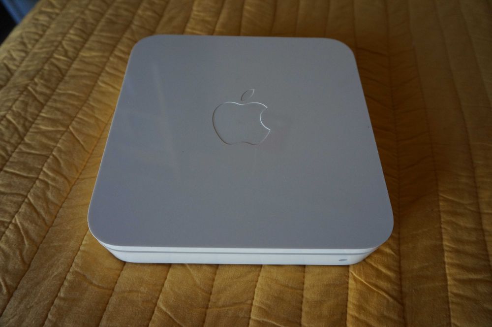 Apple AirPort A1354 Extreme Base Station 4th Generation Router64741247414787120