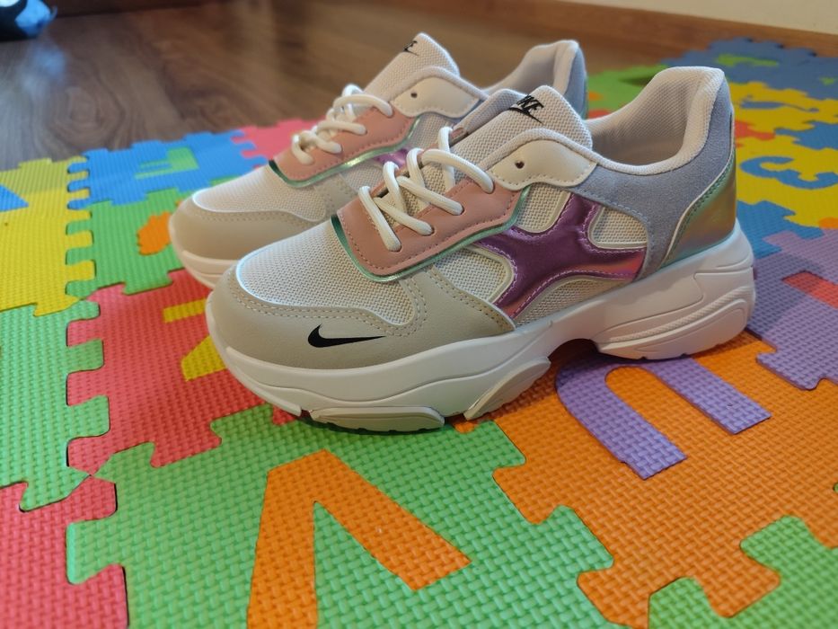 Buty damskie kolorowe