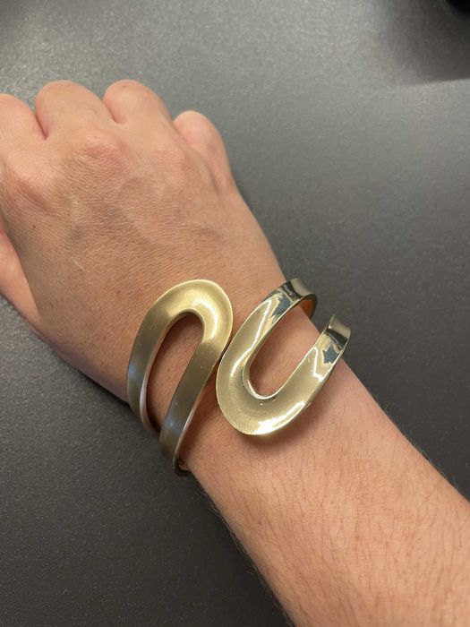 Pulseira dourada Mango