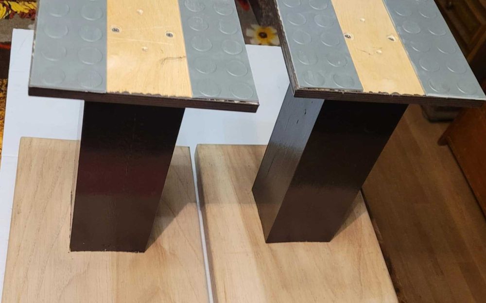 Podstawki stojaki standy