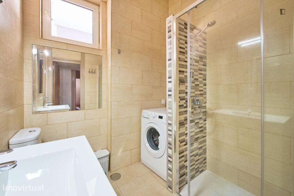 Quarto - localizado em Alameda Lisbon