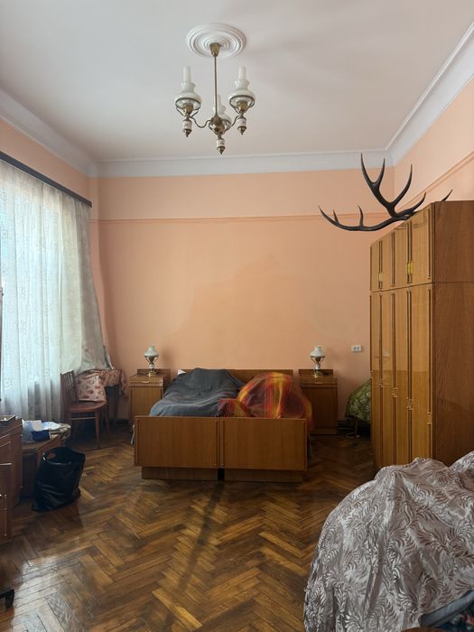 Продається 4кімнатна квартира в центрі вул. Головна