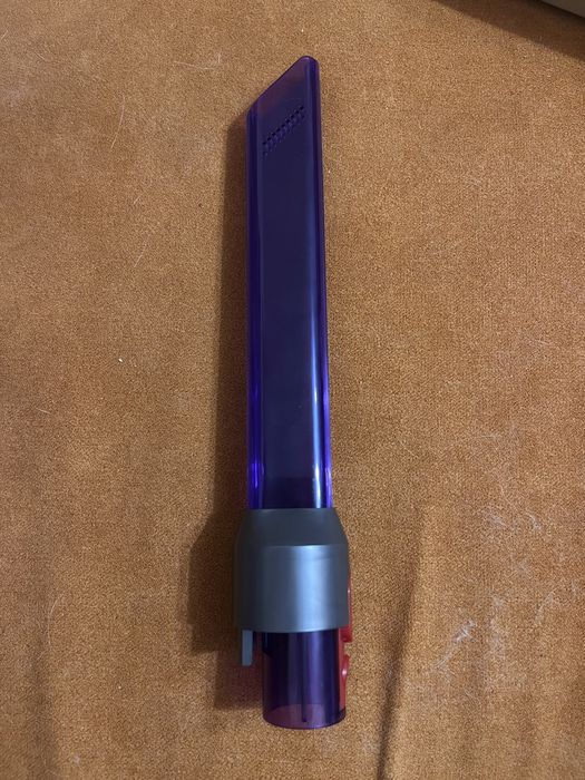 Щілинна насадка Dyson з підсвіткою (модель Light Pipe Crevice Tool, артикул 970466-01).