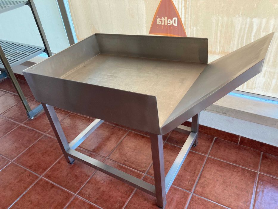 Mesa de Acumulação para Final de Linha de Embalamento (Inox)