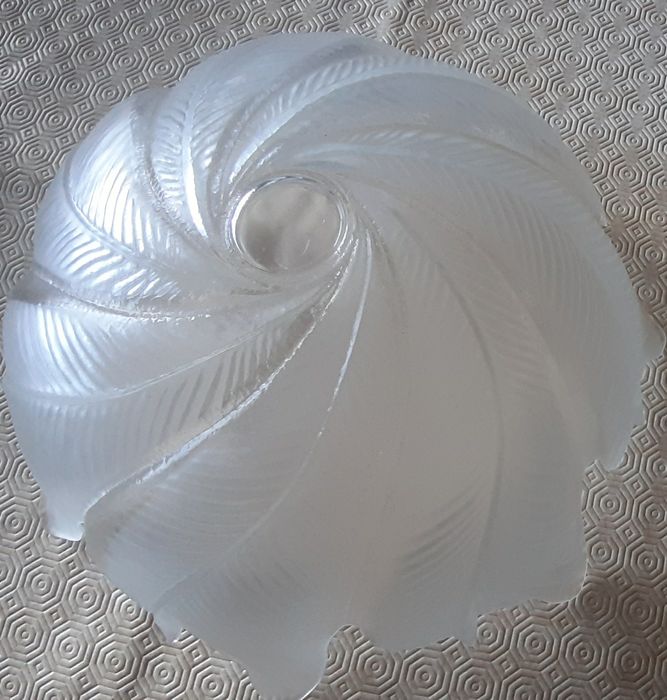 Fruteiras em vidro e louca