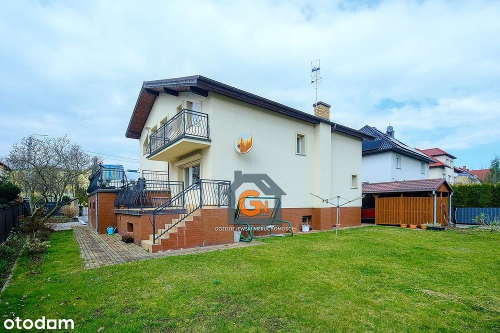 Sprzedam 7 pokojowy dom w super lokalizacji 300m2