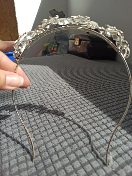 Диадема для украшения волос, на свадьбу или выпускной