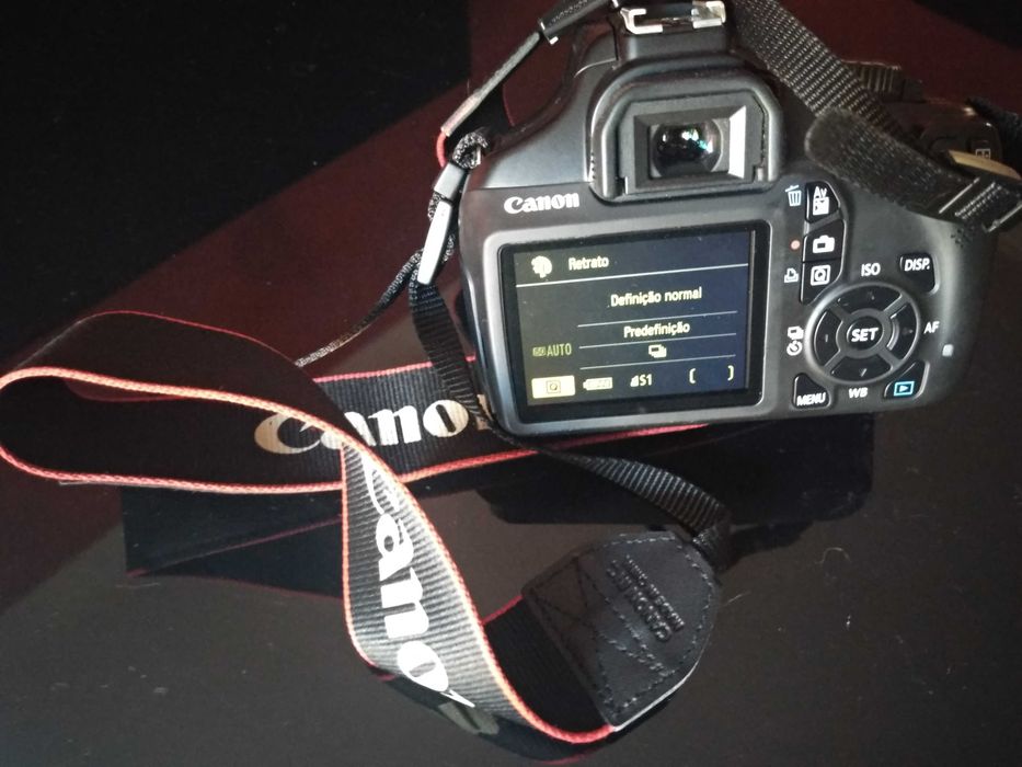 Canon EOS 1100D impecável com acessórios | Oferta do tripé