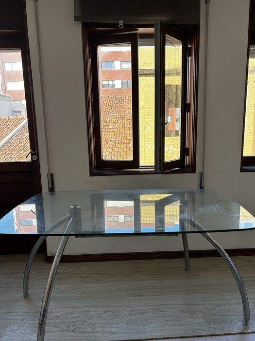 Mesa em vidro temperado