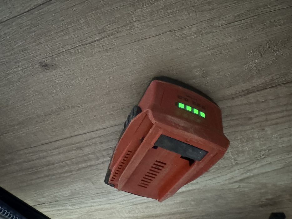 Akumulator B22 Hilti 5.2 ah jak nowe