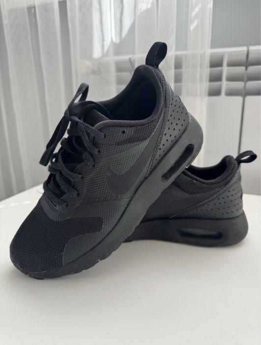Жіночі кросівки Nike Air Max Tavas