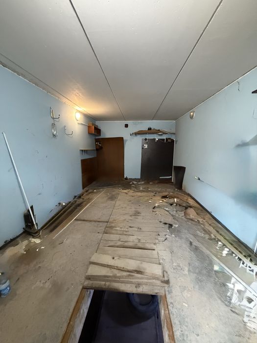 Без %Гараж, склад, бетонований підвал, електроенергія,Святопетрівське