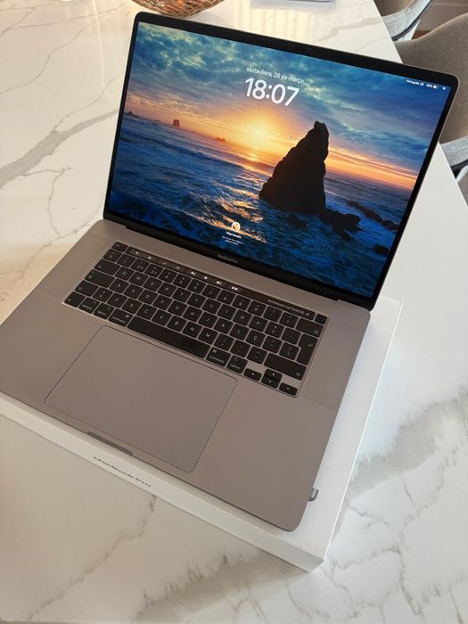 MacBook Pro 16” - i7 512gd ssd 16gb Ram