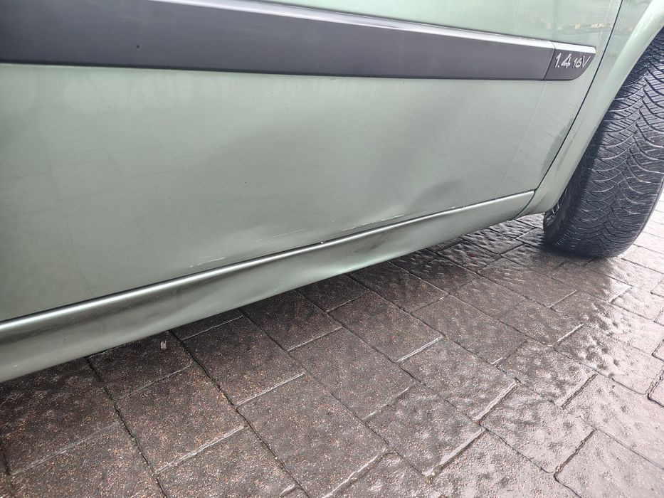автомобіль Рено Меган 1,4