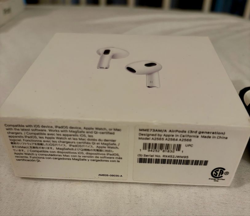 Apple Airpods 3rd generation słuchawki oryginalne stan ideał etui Krk