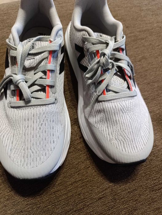 Sapatilhas de corrida new balance fuelcell propel novas
