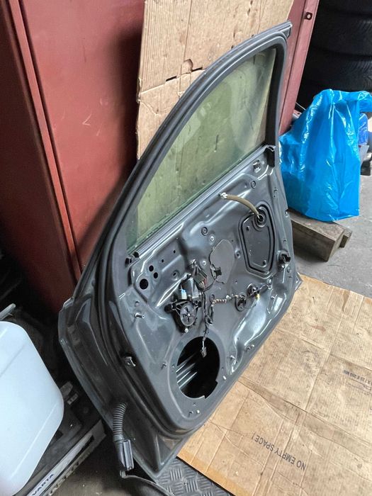 Audi A3 8V5 drzwi prawy przód Sportback