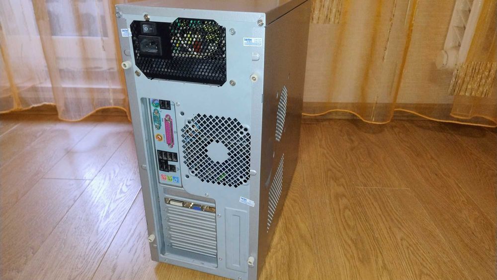 Комп'ютер: AMD-FX4100, RAM-6GB, SSD-120GB, HDD-250GB, GTS250-1GB, Windows 10 PRO