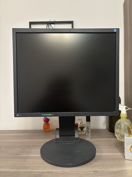 Monitor eizo 48cm
