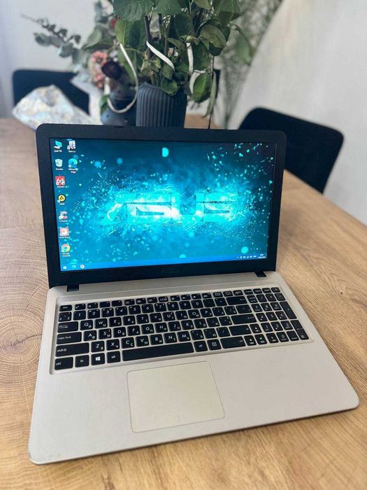 Ноутбук Asus X540L i3 5005U/RAM12GB/SSD64+HDD500GB/2GB GeForce 920M