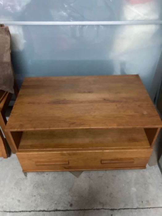 Aparador de televisão em pinho