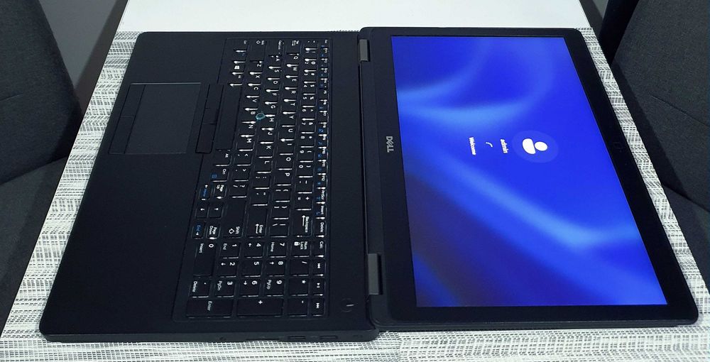 Dell Latitude FullHD 250nit!!! intel®core™i7/AMD® Radeon R7™ M360/SSDNvme/Bluetooth/Lan/PC/Win11
