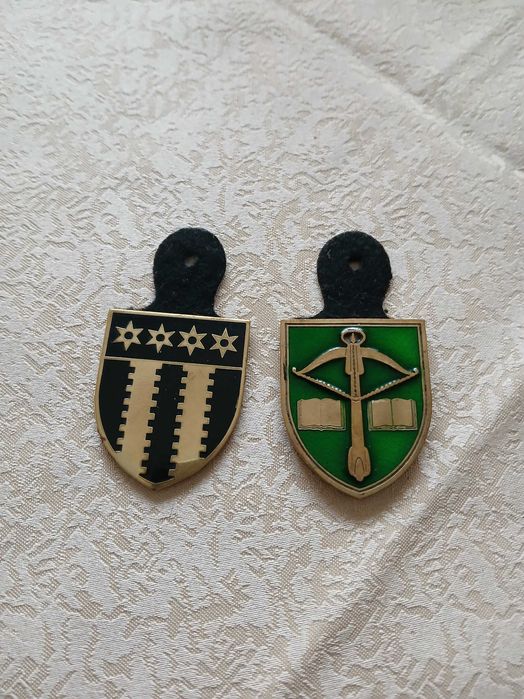 MILITAR- emblemas militares GNR PSP etc.+crachás tropa