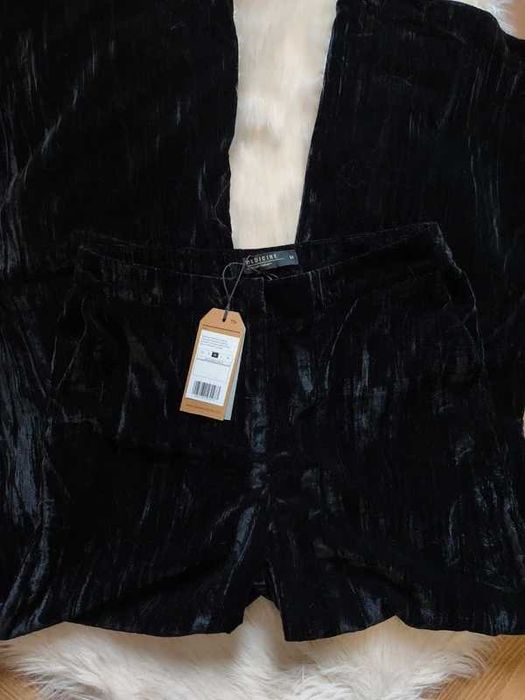 Garnitur damski /marynarka i spodnie /nowe /medicine