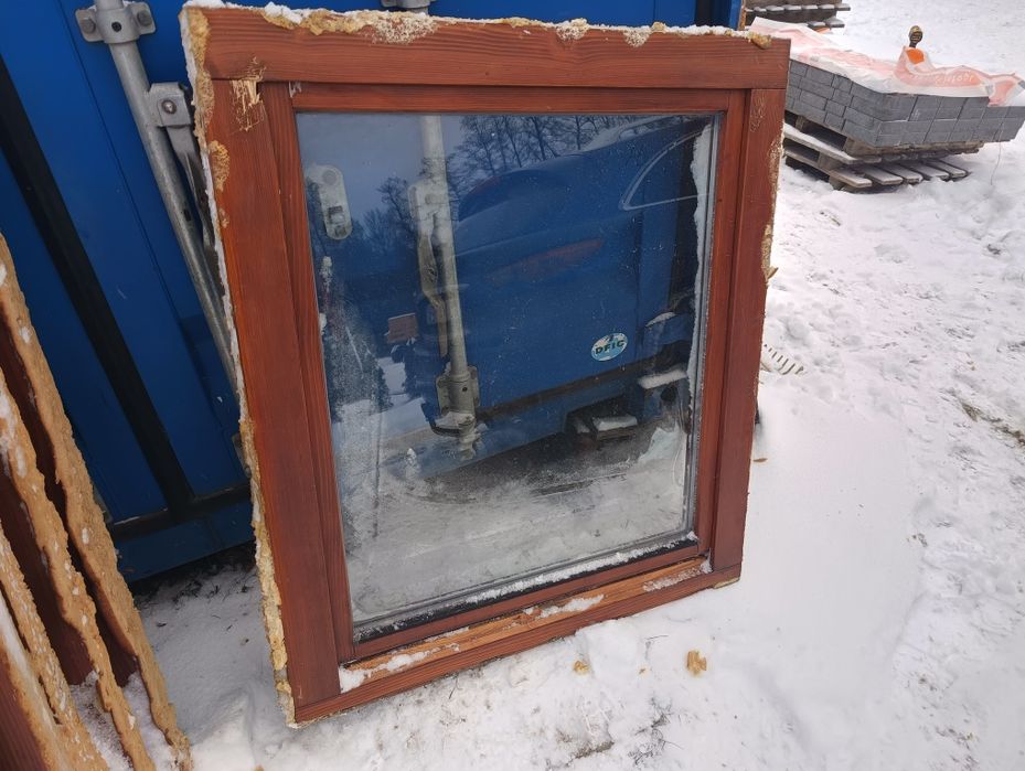 Okno 103x118 rozwierno uchylne brązowe