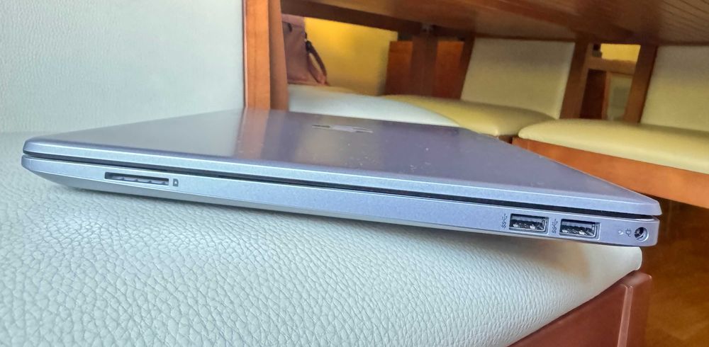 HP 250 G9 c/Novo c/Ecran 15.6"FHD/i5-1235 c/10 Cores/16G Ram/Ssd 512Gb