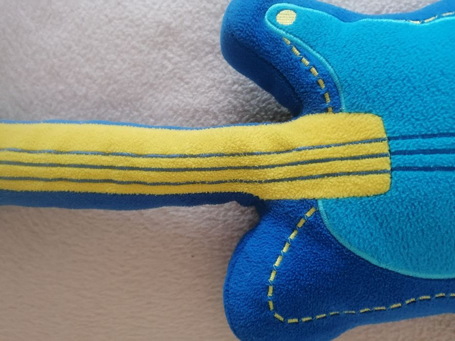 Miękka poduszka  dziecięca w kształcie gitary 60 x 25 cm  IDEALNY STAN