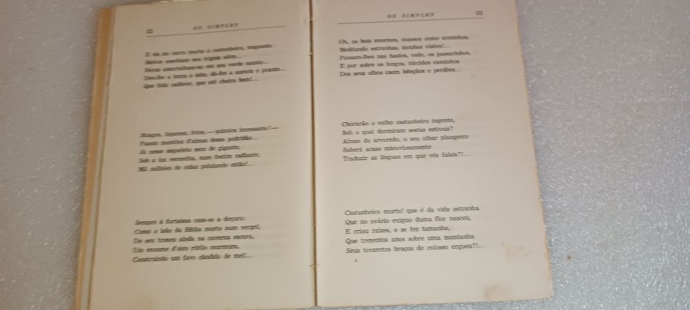 Livro antigo Os simples – Poesias líricas 1950