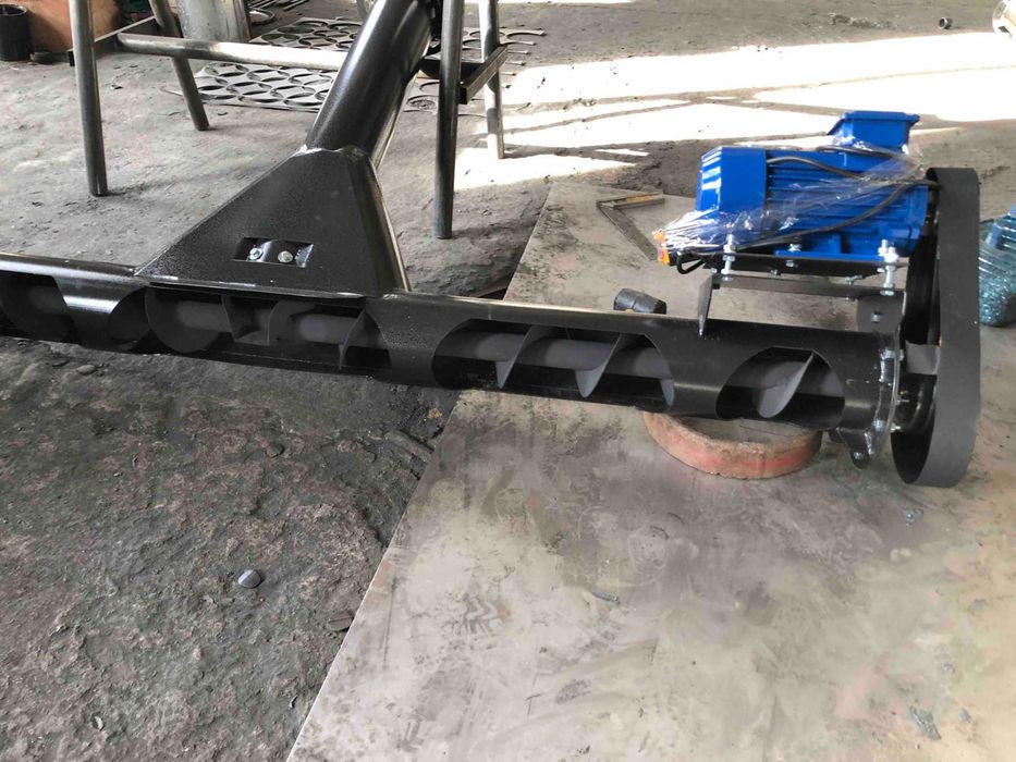 Шнековий навантажувач, погрузчик зерна, конвеєр, транспортер сої