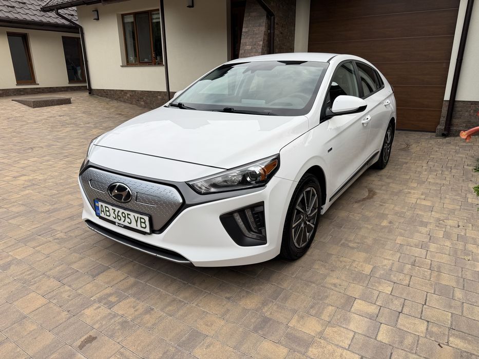 Hyundai Ioniq 2021 року