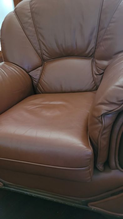 Sofá Cama e cadeirão em pele genuína
