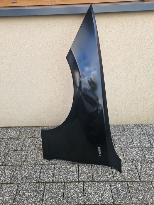 Błotnik lewy przód BMW E87 2.0 118D 
BMW SERII 1
E81 E82 E87