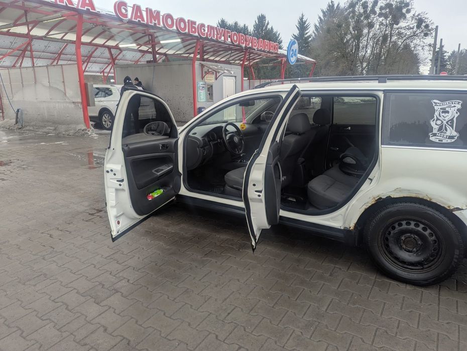 Volkswagen Passt(B5+)