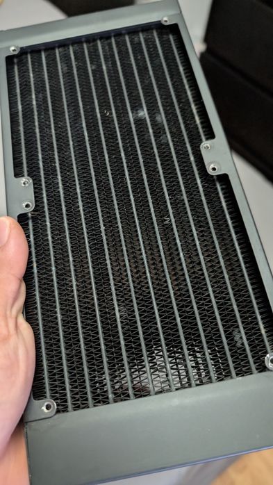 Três radiadores EK-Coolstream PE