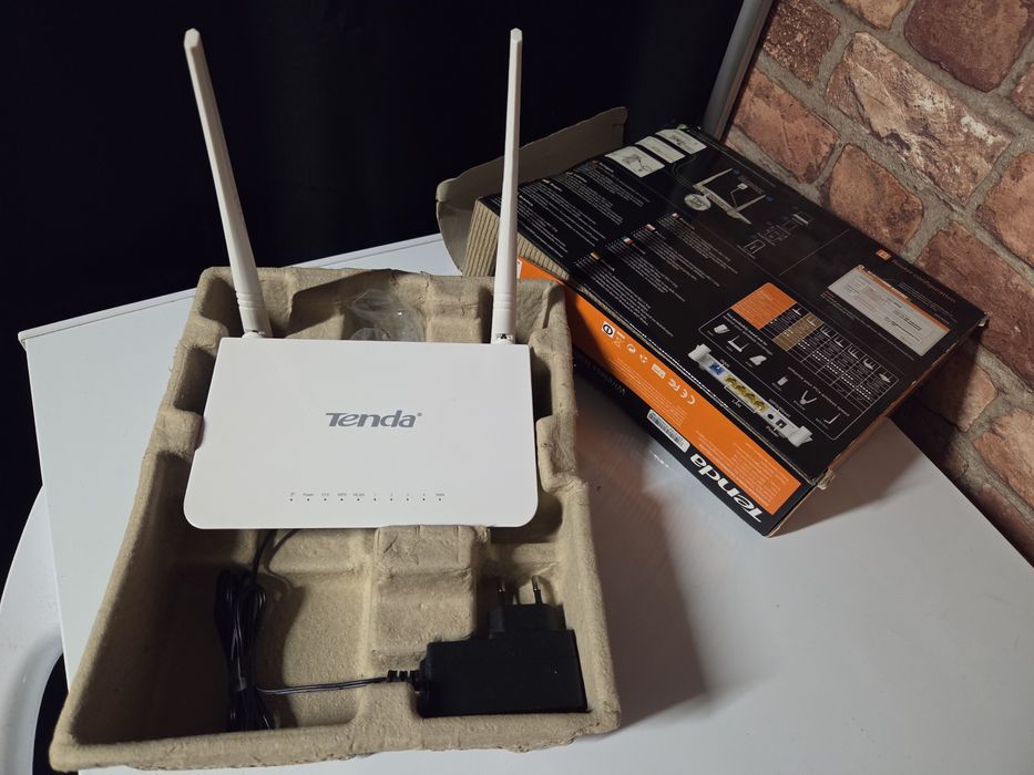 Router Tenda F300