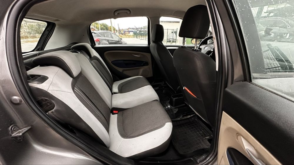 Продам надійне та економне авто Fiat punto 2012