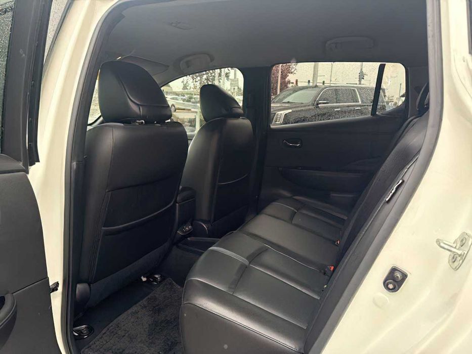 Nissan Leaf      2020