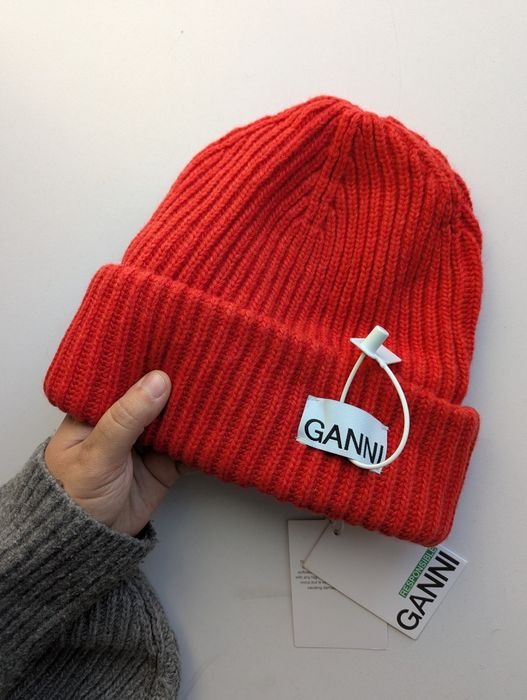 Трендова об’ємна шапка Ganni(червона,сіра)