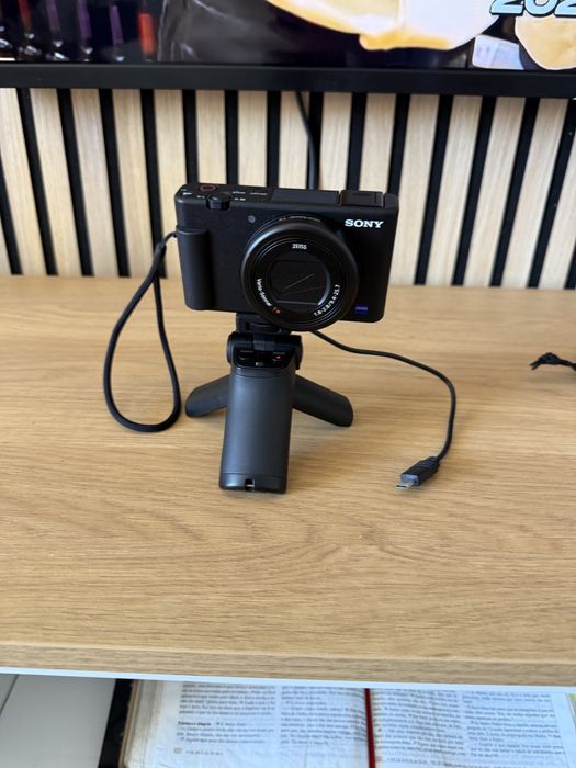 Camera Sony ZV-1 + Tripé