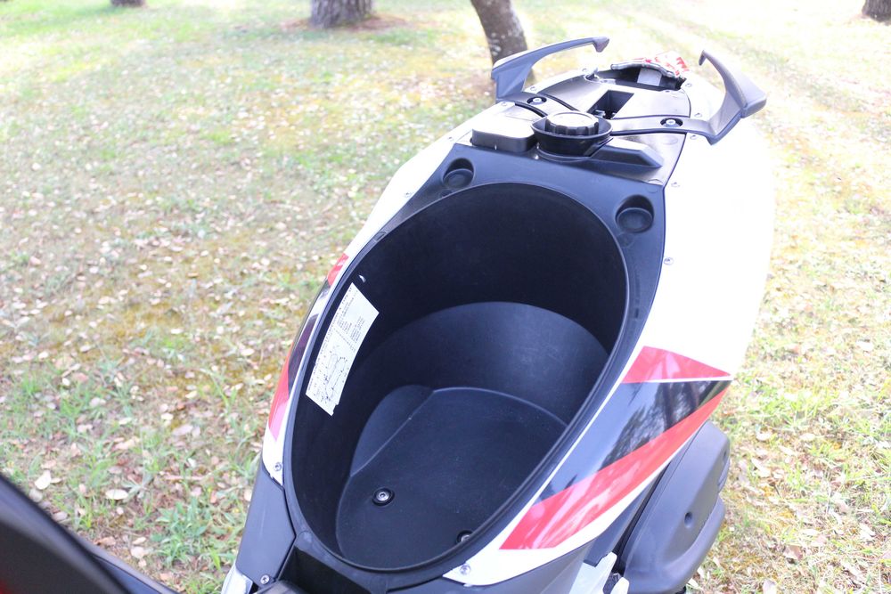 Scooter Aprilia SR 50cc 2 Tempos 3000km 2011