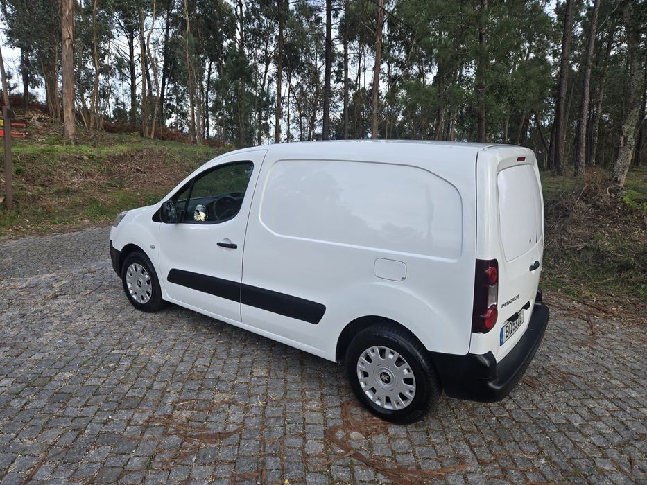 181mil km, completo, revisado com troca de distribuição, impecável