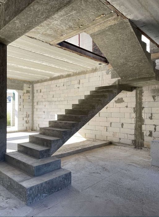 Бетонні сходи, бетонная лестница