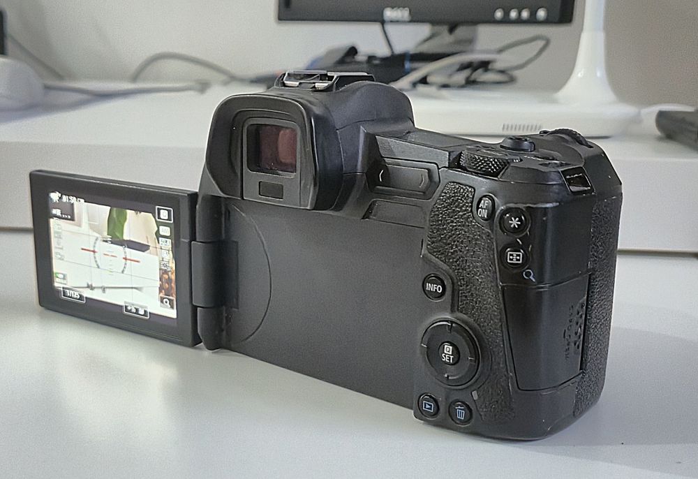 Canon EOS  R + 3 lentes + extras