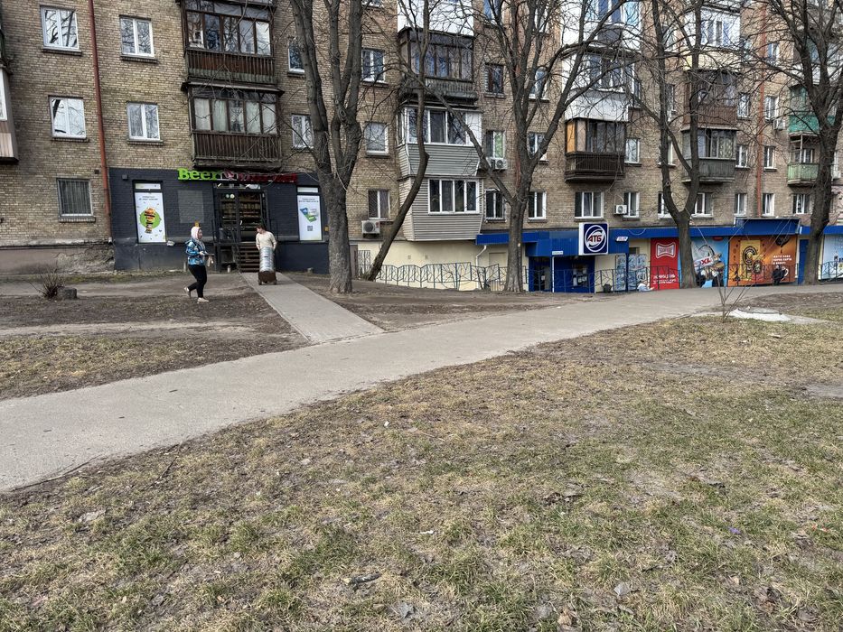 Оренда приміщення від Власника: фасад 1-й поверх, вул. Ольжича, 4, біля магазину АТБ у Шевченківському районі м. Київ.